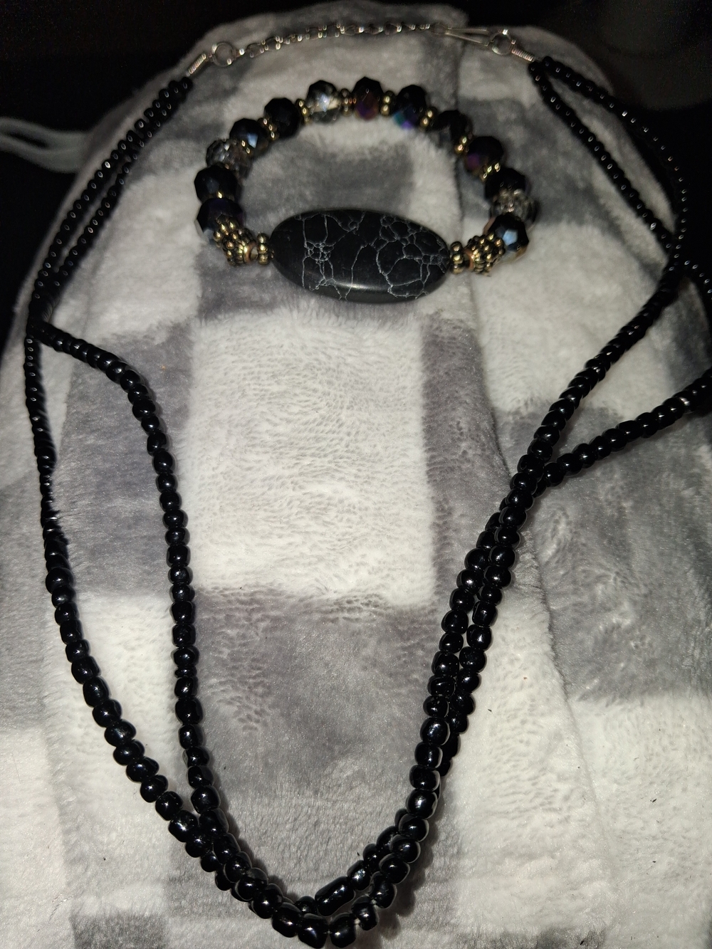 Black Beaded Necklace and Bracelet Set - Elegant Women's Jewelry